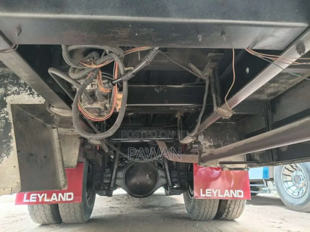 Ashok-Leyland Viking 2006 Bus (Used)