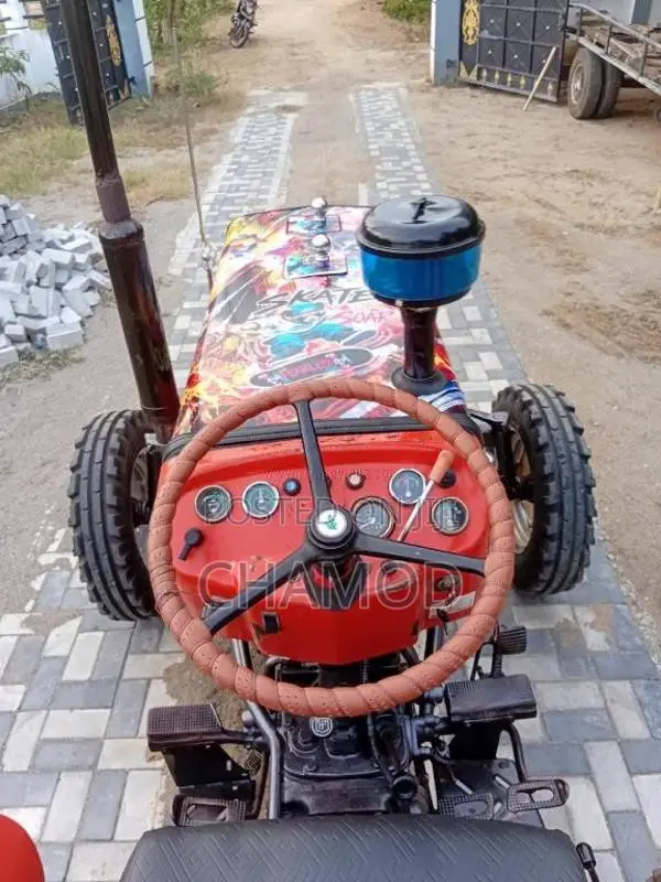 TAFE Tactor 2005 Tractor (Used)