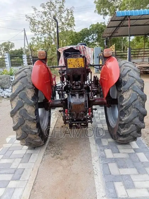 TAFE Tactor 2005 Tractor (Used)