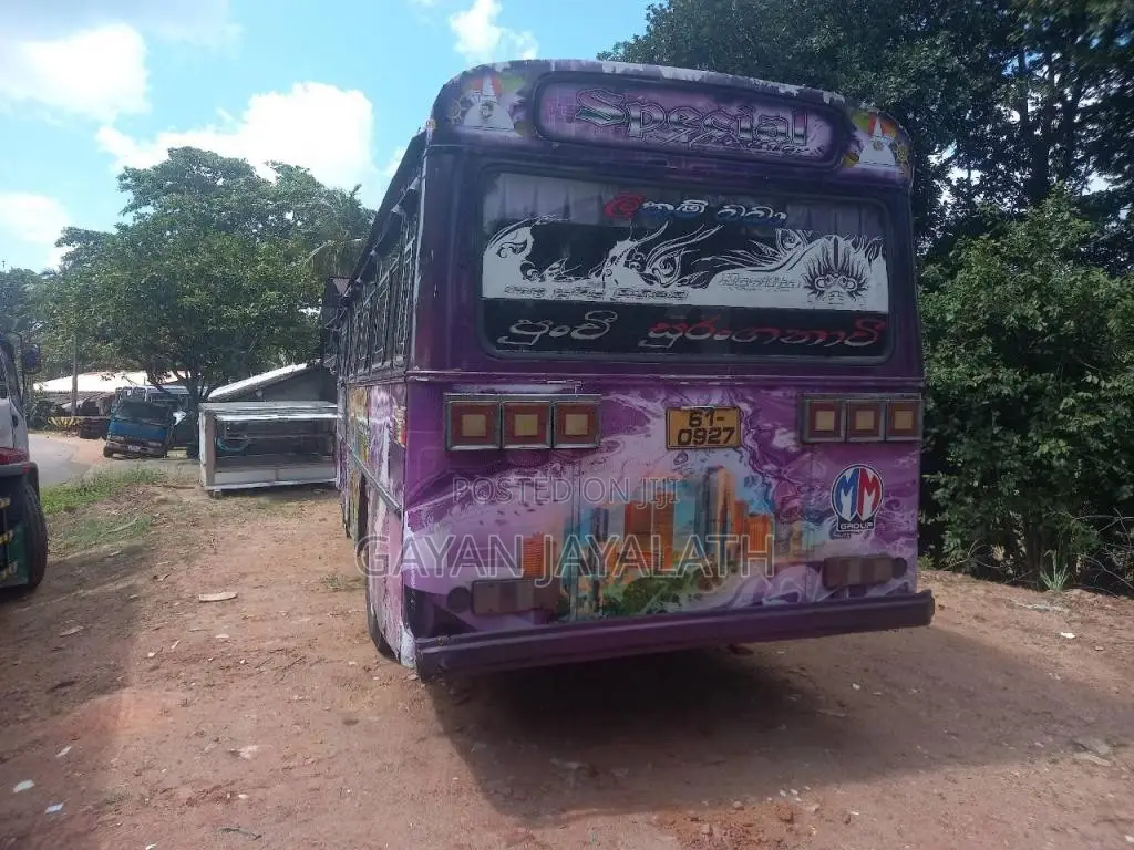 Ashok-Leyland Comet 1991 Bus (Used)