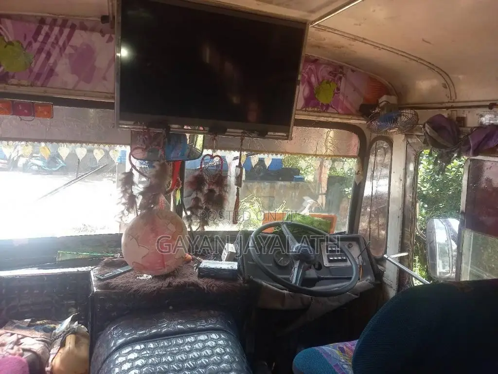 Ashok-Leyland Comet 1991 Bus (Used)