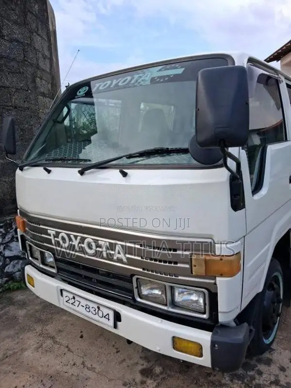 Toyota Dyna 1993 Crew Cab (Used)