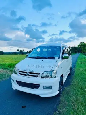 Toyota TownAce Noah Kr42 3c Efi 2000 Van (Used)