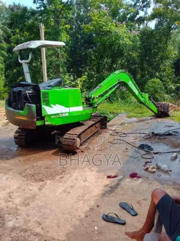 Mitsubishi MM 35B 2015 Heavy-Duty (Used)