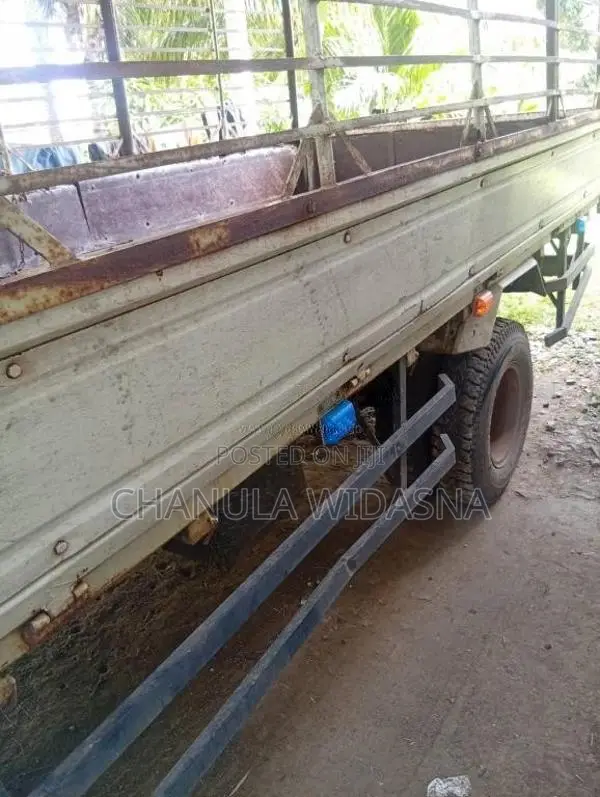 Isuzu ELF 1991 Lorry (Used)