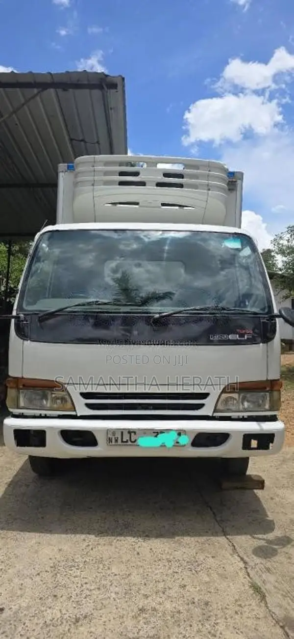 Isuzu NPR 72L 2002 Lorry (Used)