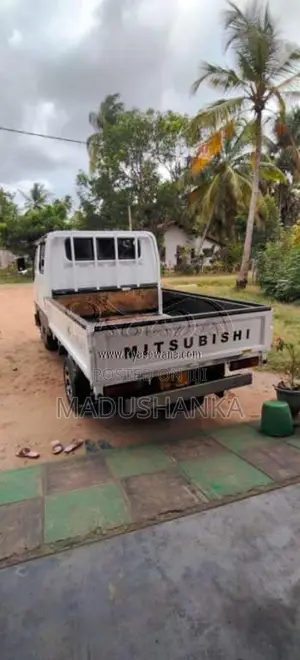 Mitsubishi CrewCab 2017 Crew Cab (Used)