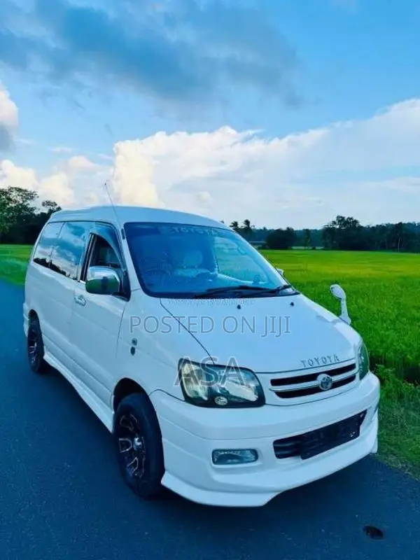 Toyota TownAce Noah Kr42 3c Efi 2000 Van (Used)