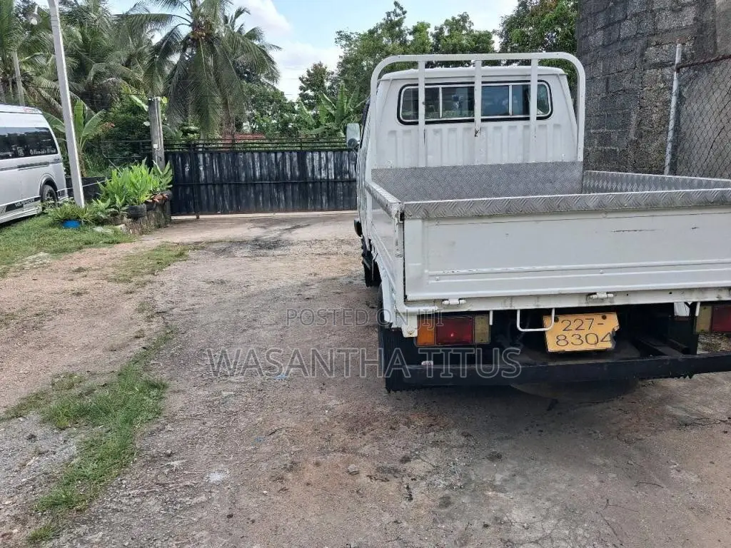 Toyota Dyna 1993 Crew Cab (Used)