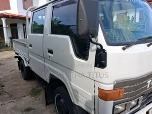 Toyota Dyna 1993 Crew Cab (Used)