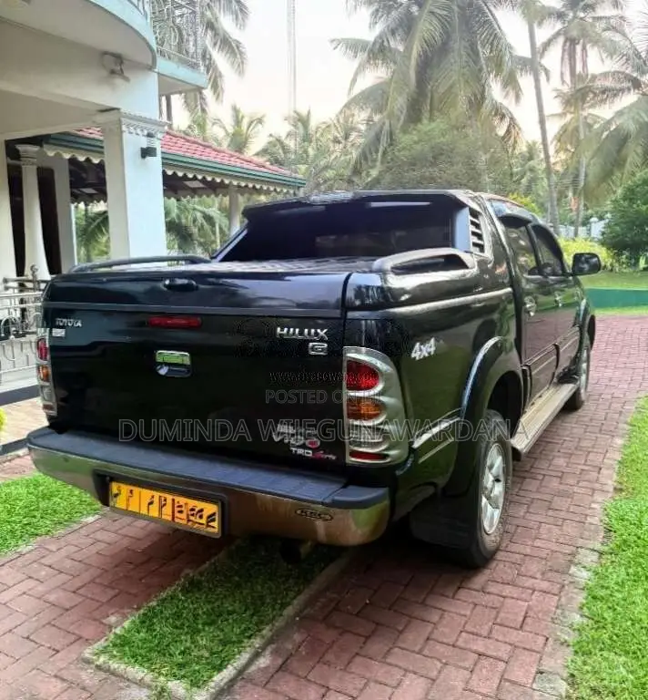 Toyota Hilux Vigo 2006 Pickup (Used)