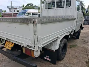 Toyota Dyna 1993 Crew Cab (Used)