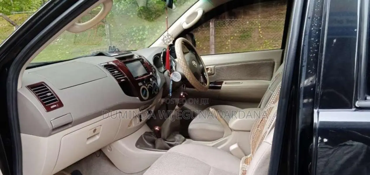 Toyota Hilux Vigo 2006 Pickup (Used)