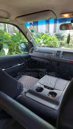 Toyota KDH 2007 Van (Used)