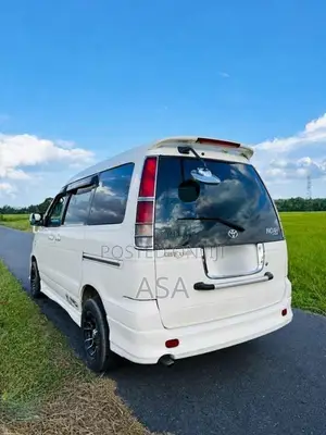 Toyota TownAce Noah Kr42 3c Efi 2000 Van (Used)