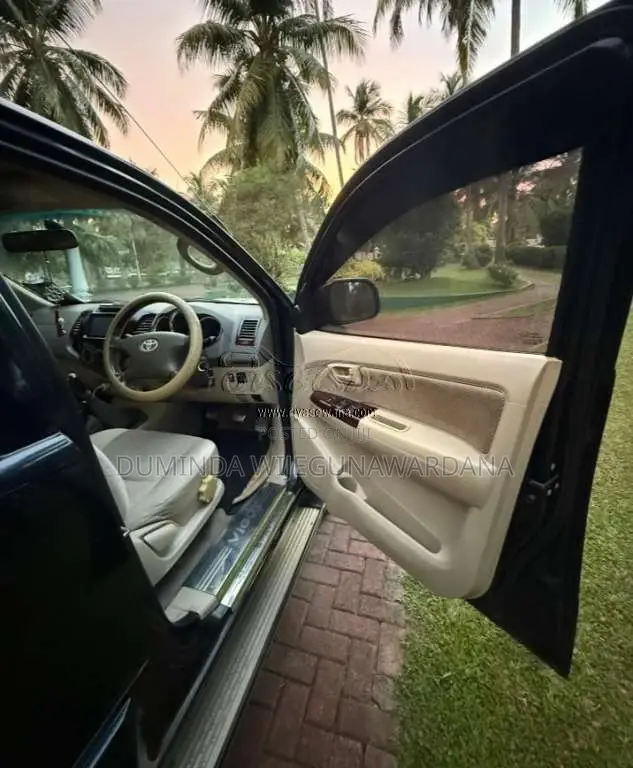 Toyota Hilux Vigo 2006 Pickup (Used)