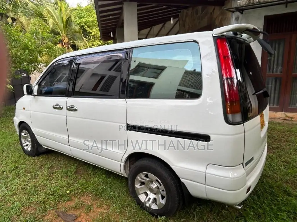 Toyota Noah CR42 Flatroof 4Door 2002 Van (Used)