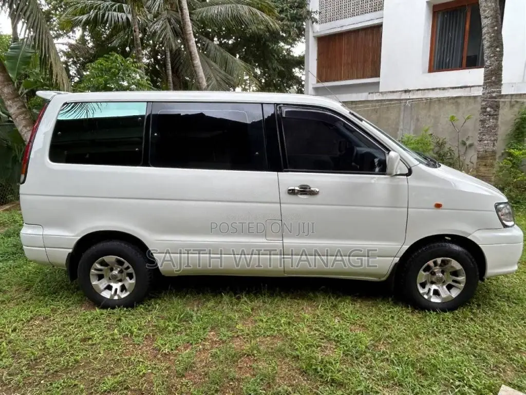 Toyota Noah CR42 Flatroof 4Door 2002 Van (Used)