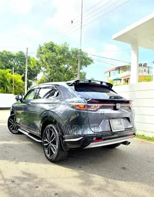 Honda Vezel Z Play Moonroof 2022 SUV (Used)