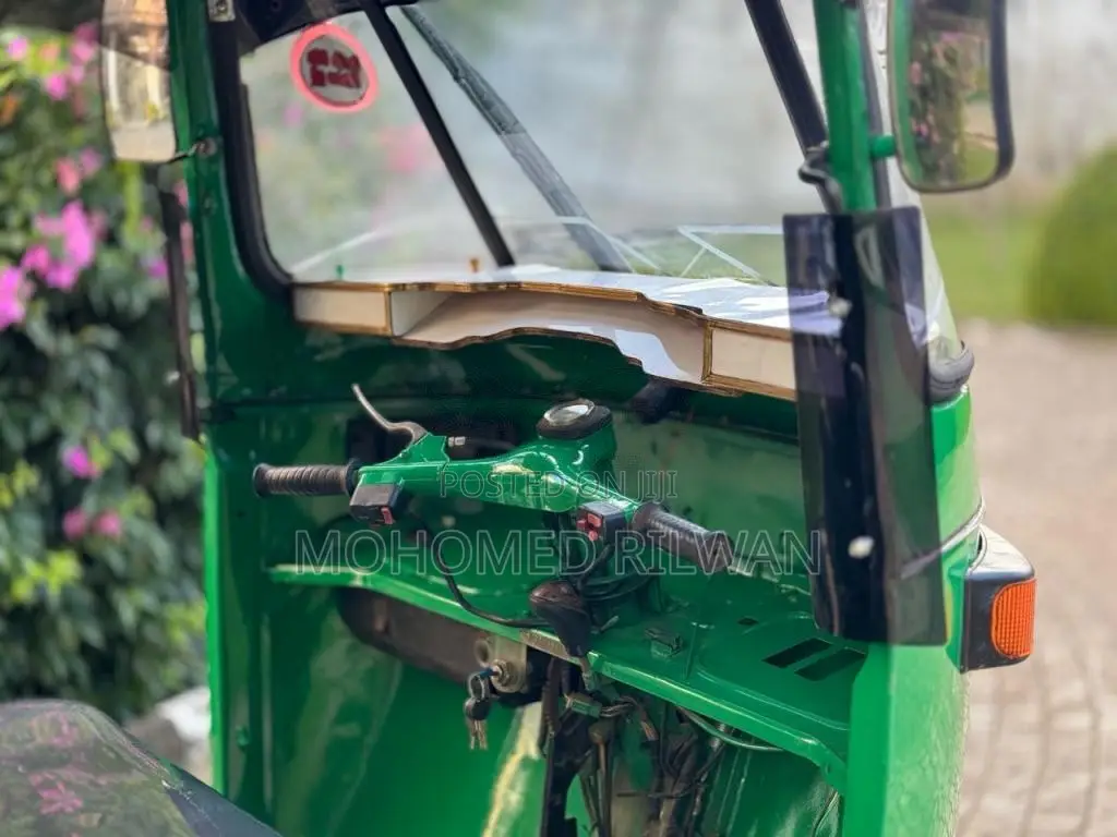 Bajaj 2 stroke 2005 Three Wheel (Used)