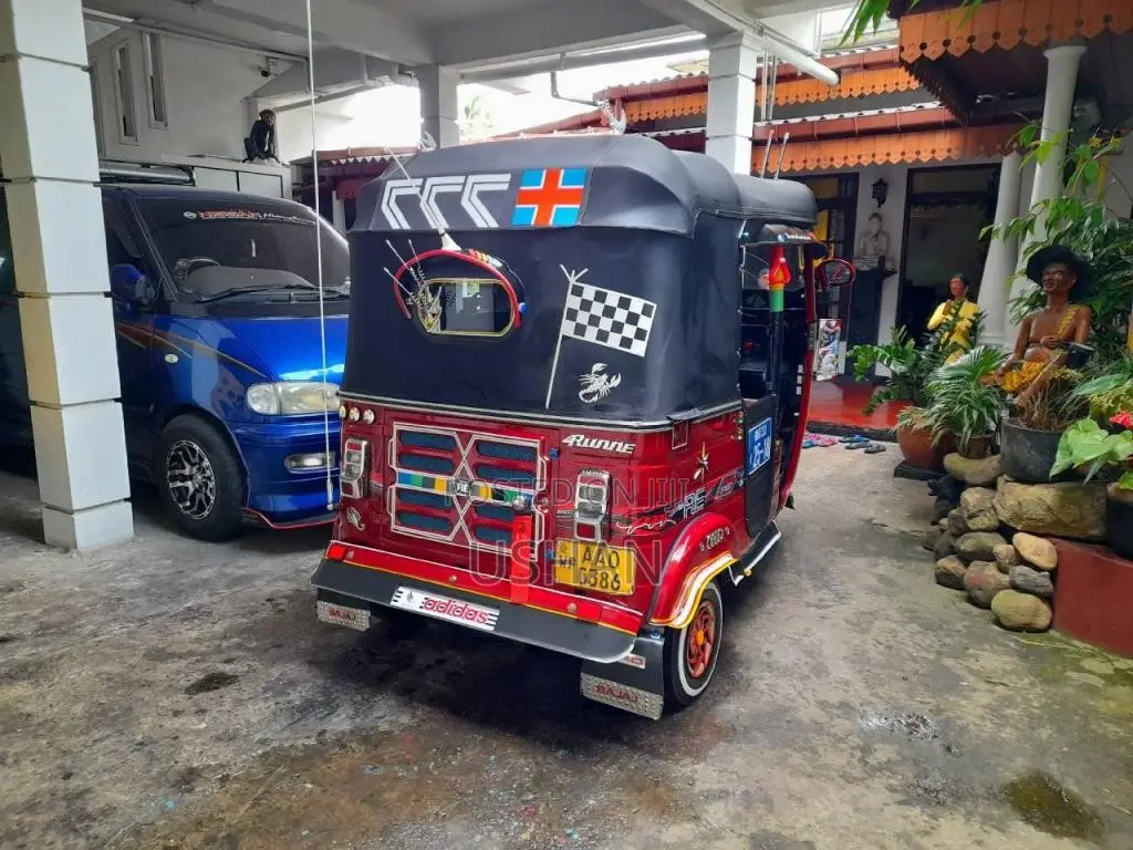Bajaj 4 Stroke 2014 Three Wheel (Used)