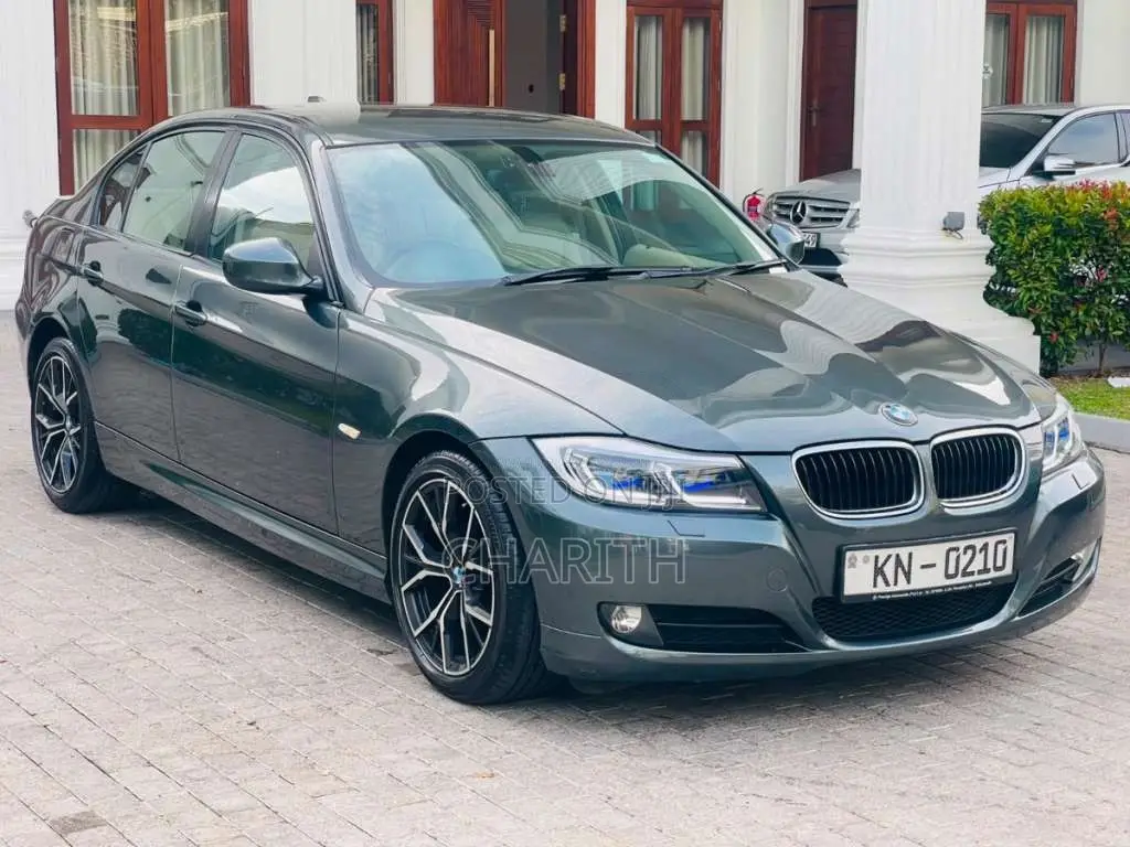 BMW 318i 2011 Car (Used)