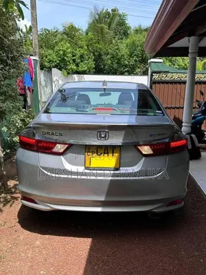 Honda Grace 2014 Car (Used)