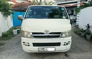 Toyota KDH HIACE 2005 Van (Used)