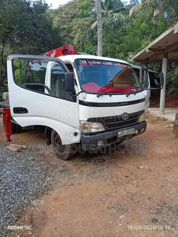 Toyota Boom 1999 Lorry (Used)