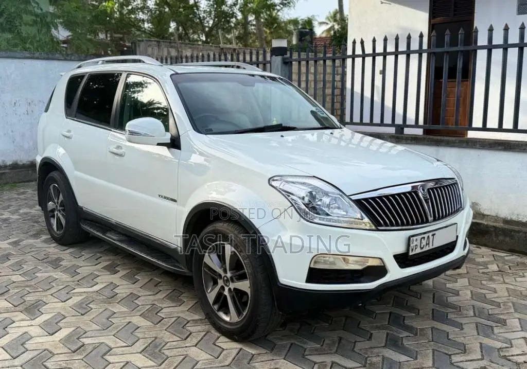Micro Rexton W 2017 SUV (Used)