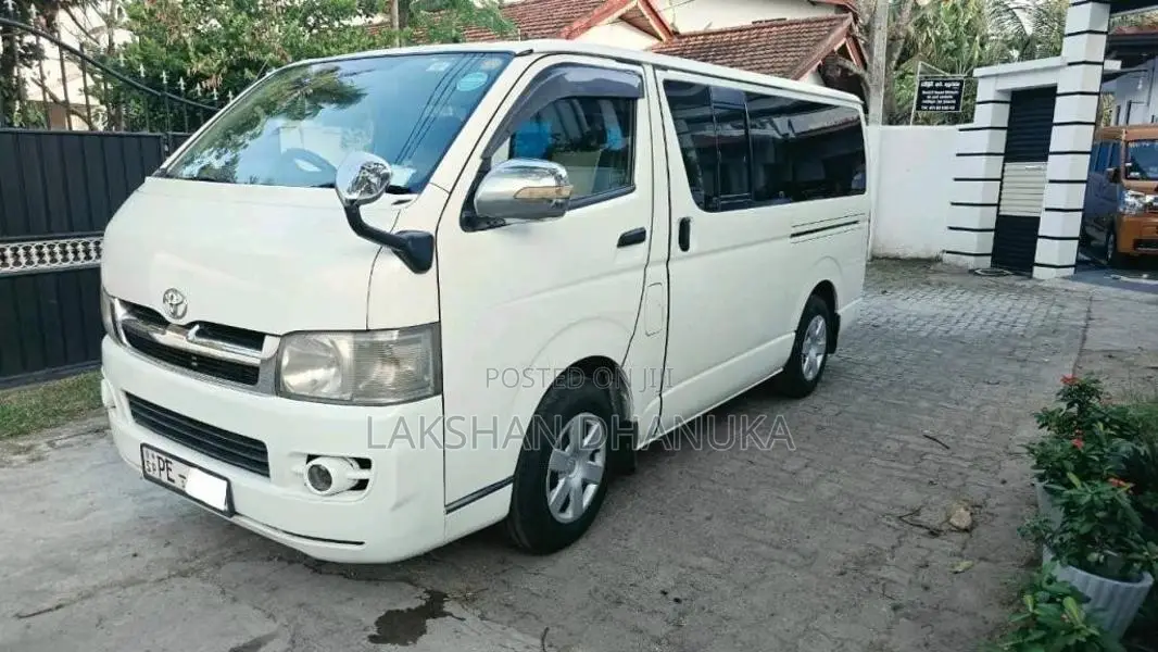 Toyota KDH HIACE 2005 Van (Used)