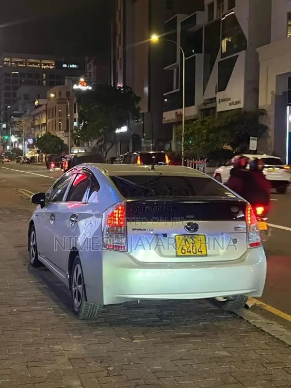 Toyota Prius 2010 Car (Used)