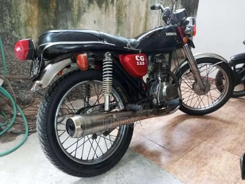 Honda CG125 1997 Motorbike (Used)