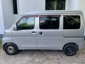 Daihatsu Hijet Cruze 2011 Van (Used)