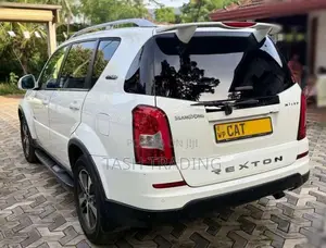 Micro Rexton W 2017 SUV (Used)