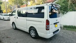Toyota KDH HIACE 2005 Van (Used)