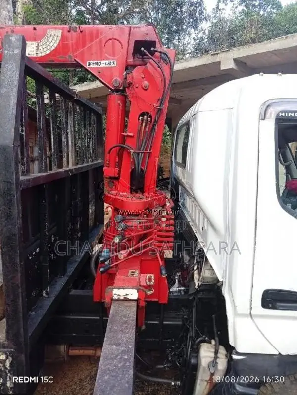 Toyota Boom 1999 Lorry (Used)