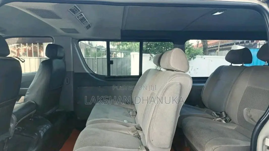 Toyota KDH HIACE 2005 Van (Used)