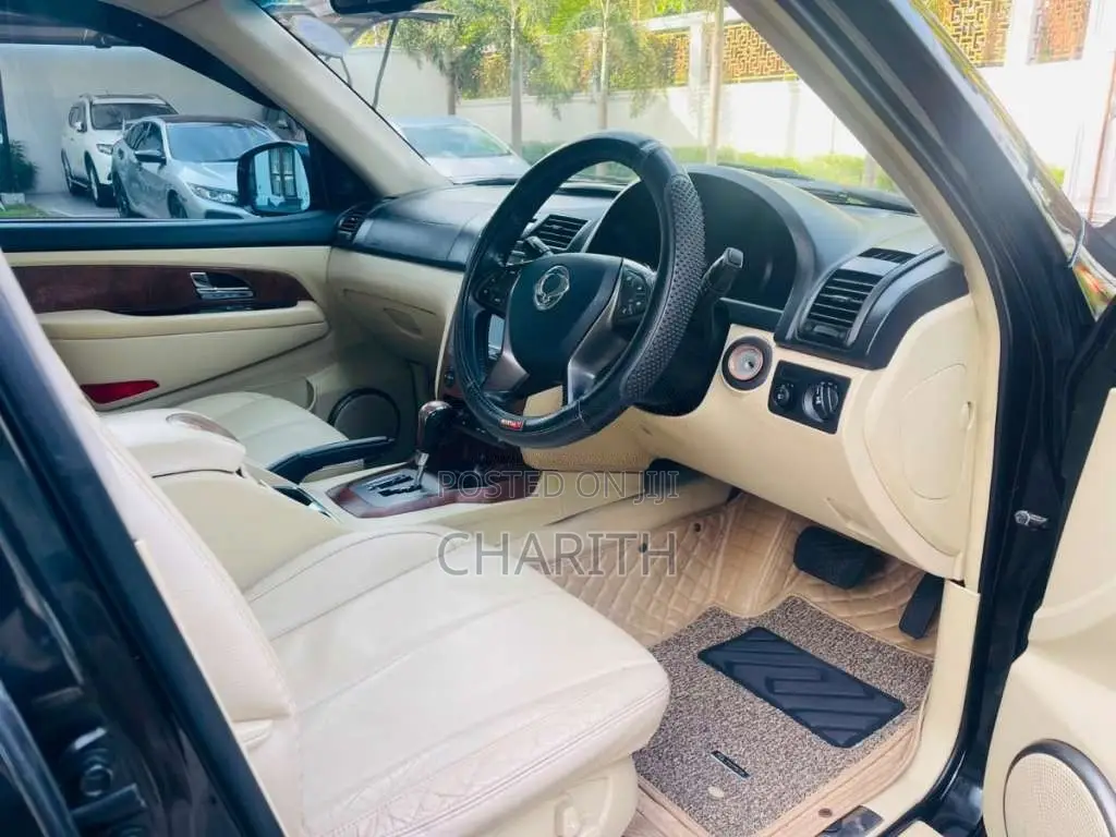 Micro Rexton 2016 SUV (Used)
