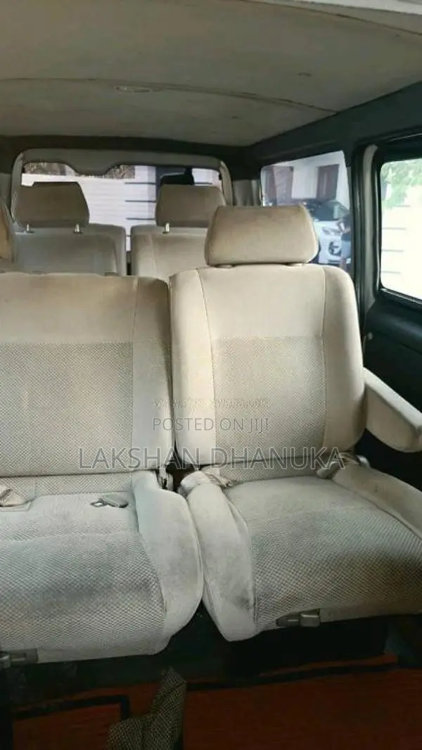 Toyota KDH HIACE 2005 Van (Used)