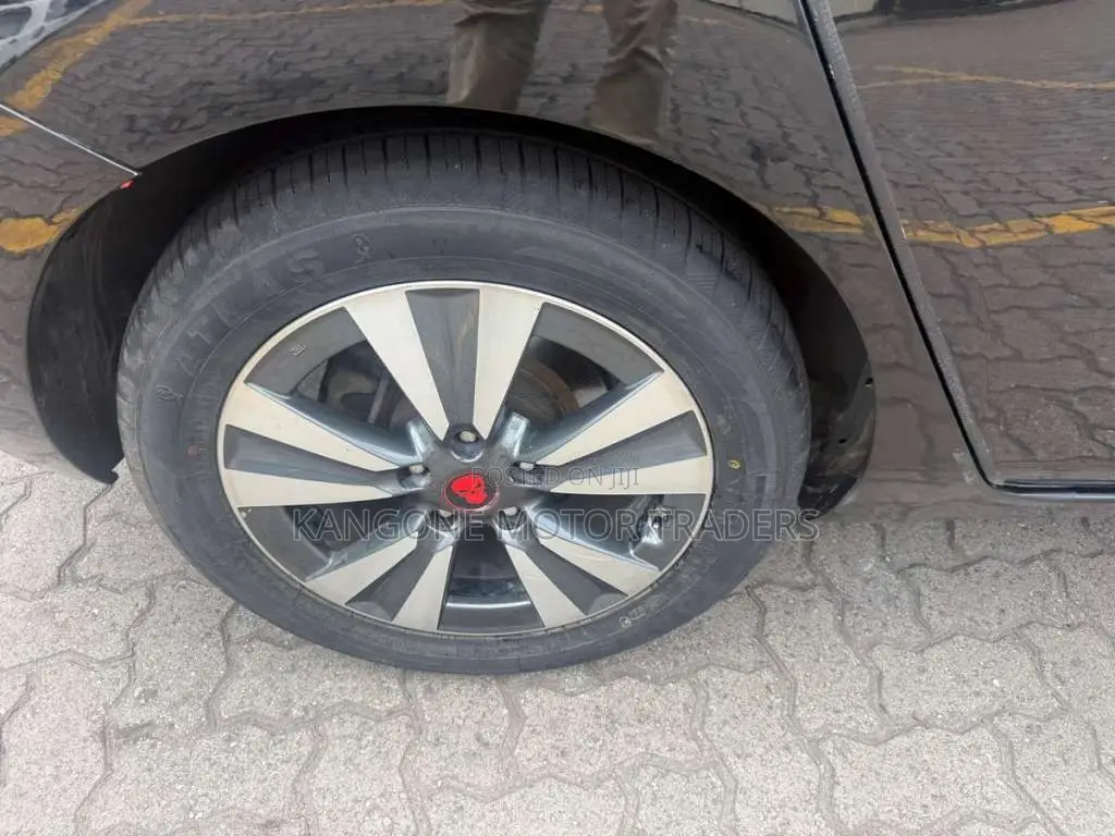 Nissan Leaf 2013 Car (Used)