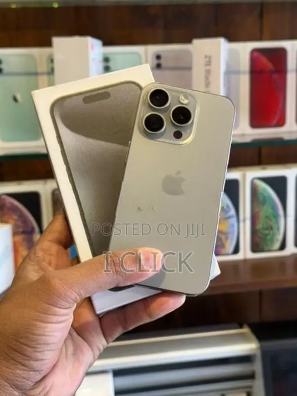 Apple iPhone 15 Pro Max 256GB (Used)