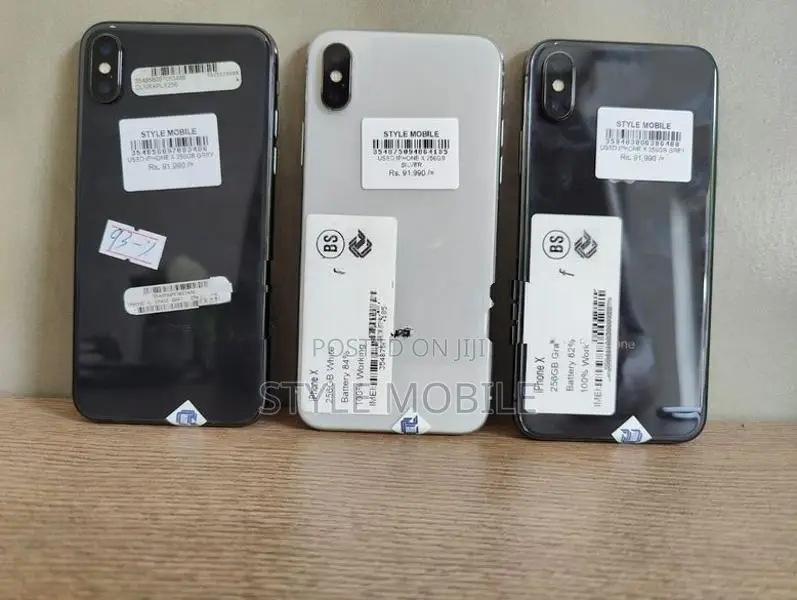 Apple iPhone X 256GB (Used)