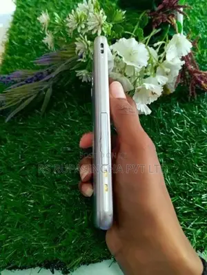 Sharp 704SH 3GB 32GB (Used)