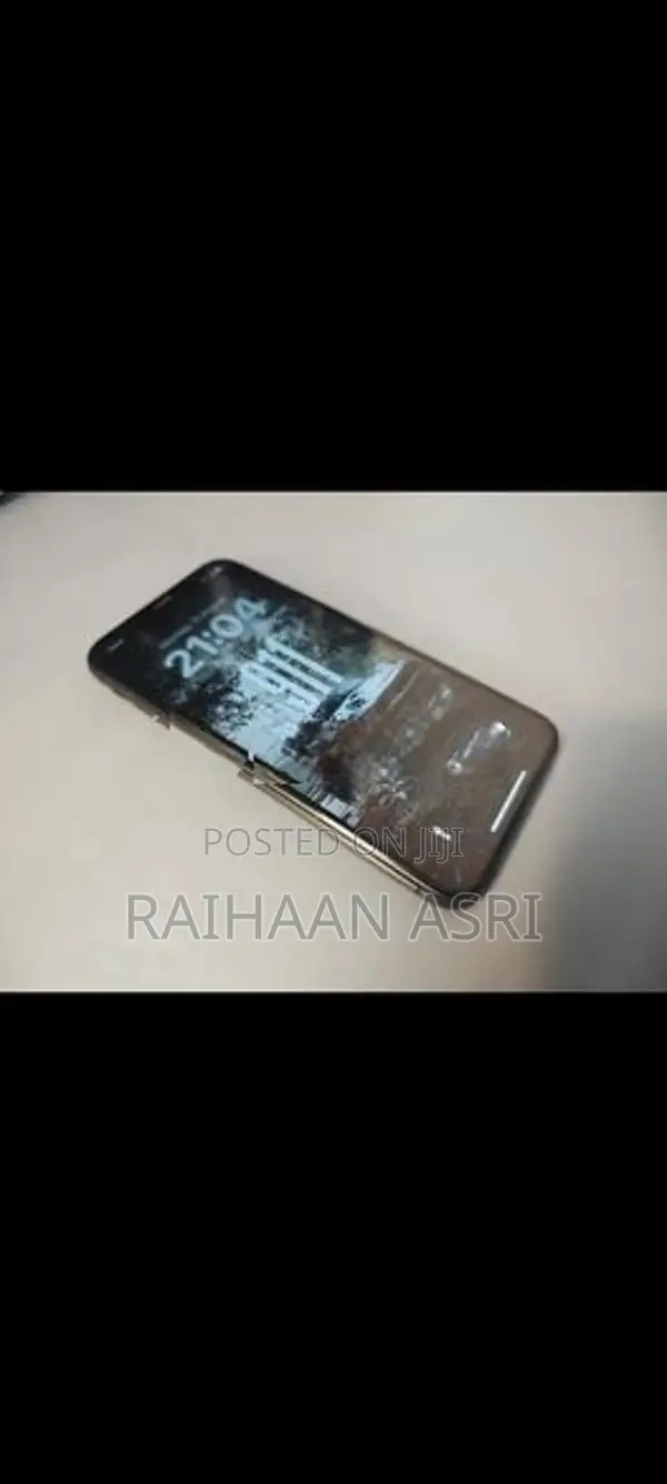 Apple iPhone XS (Used)