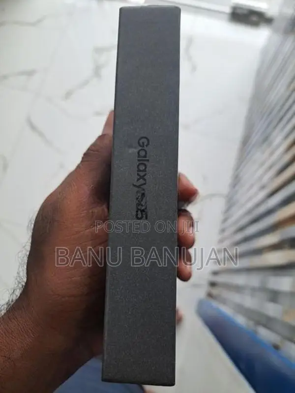 Samsung Galaxy S25 (Brand New)