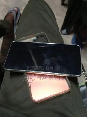 Samsung Galaxy S22 (Used)
