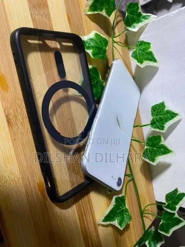 Apple iPhone SE 2 (Used)