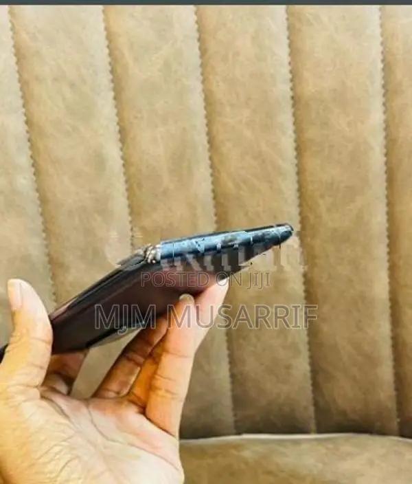 Samsung Galaxy S20FE (Used)