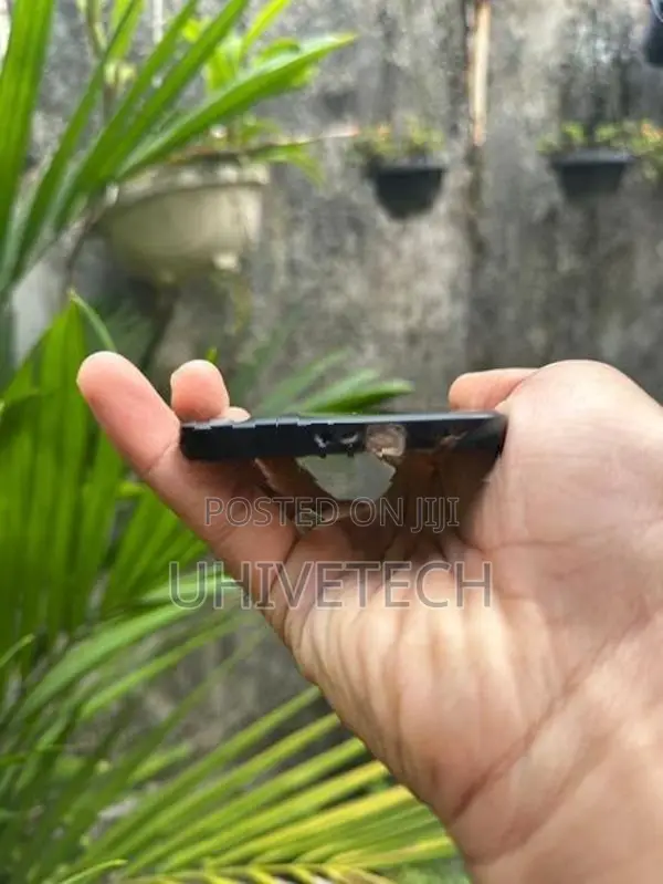 Apple iPhone 13 (Used)